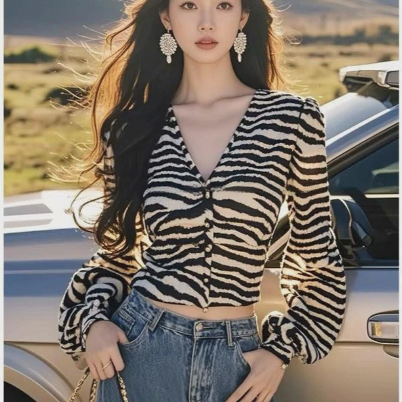 法式气质斑马轻奢衬衫女秋感修身显瘦上衣纹别致减龄小衫