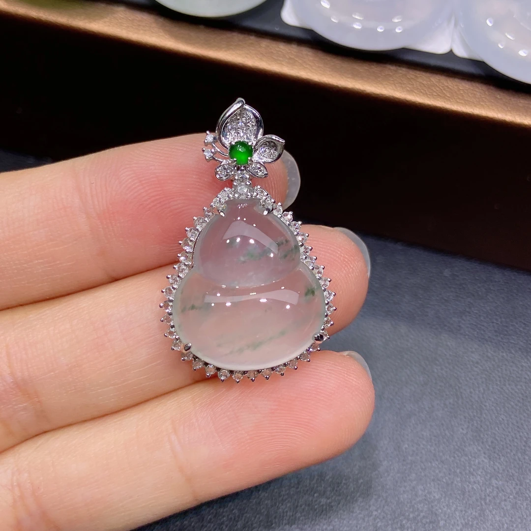 缅甸天然A货翡翠，玻璃种金镶嵌，冰飘花葫芦吊坠，冰透精致女士款R