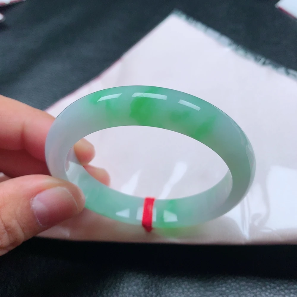 缅甸天然翡翠手镯