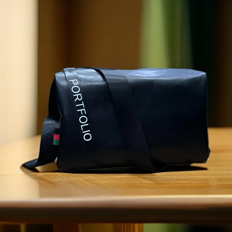 旅行包牛皮复合单肩男包健身包时尚休闲大容量防水斜挎包