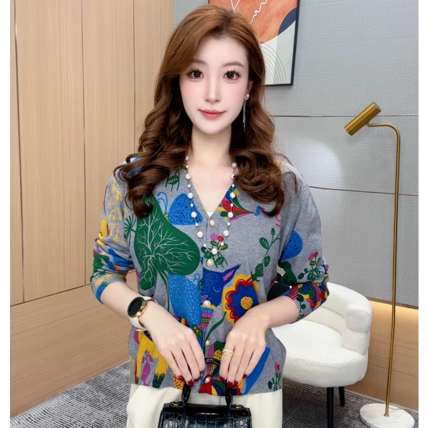 秋季新款设计感小众灰色时尚洋气百搭宽松显瘦印花外搭针织开衫女