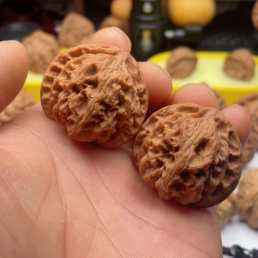 【闪购商品】文玩核桃吊坠兜****?