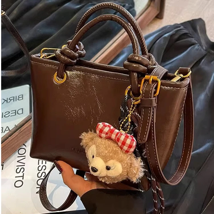 高级感复古时尚小包包女2024新款秋冬季百搭斜挎包超火手提水桶包