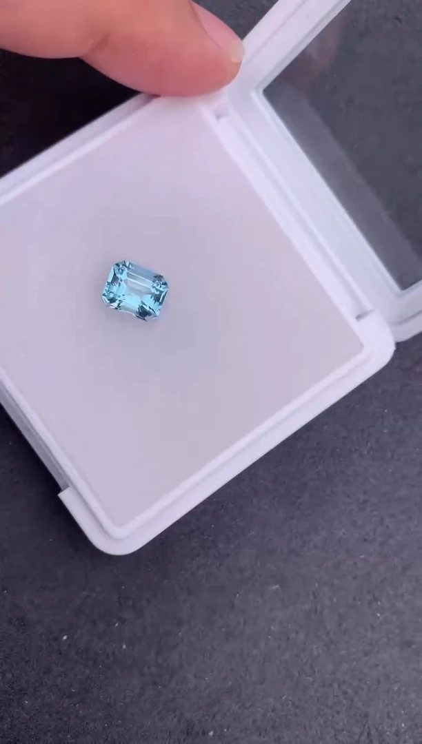 【闪购商品】海蓝宝石裸石未镶嵌1.9ct海蓝宝