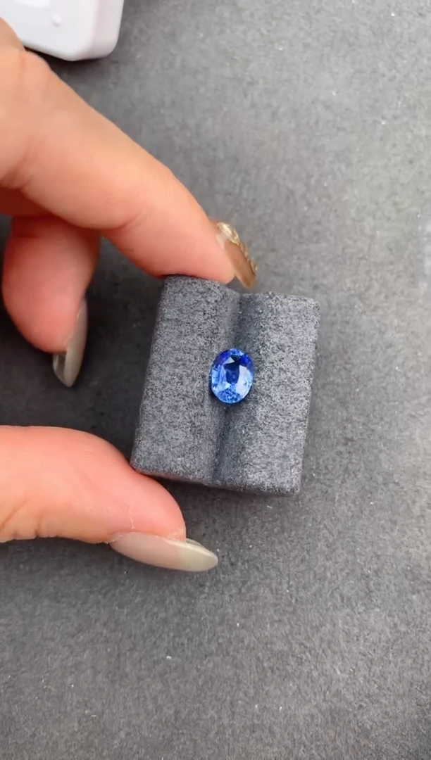 【闪购商品】蓝宝石裸石未镶嵌1.5ct矢车菊