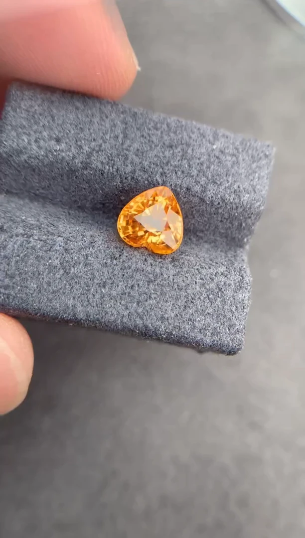 【闪购商品】石榴石（芬达石）裸石未镶嵌2ct芬达