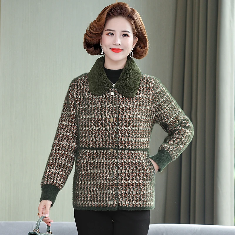 中年妈妈装春秋款水貂绒外套洋气小个子中老年女厚加大码短款上衣