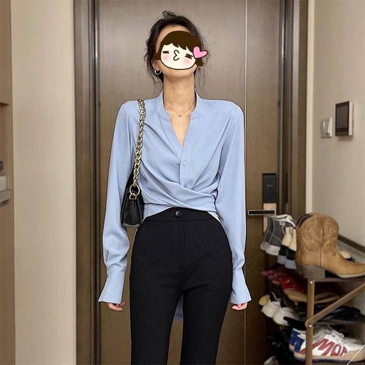 衬衫女春季法式蓝色v领上衣修身短款长袖小众设计感气质显瘦衬衣