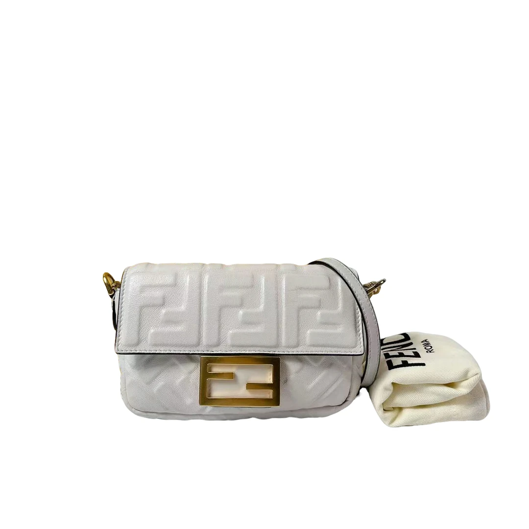 95新 FENDI/芬迪 安洁利田哥链条包/YH103040
