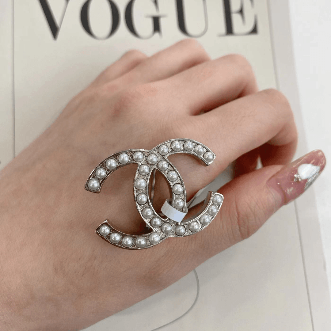 95新 Chanel/香奈儿 安洁利田哥胸针/SK0118696