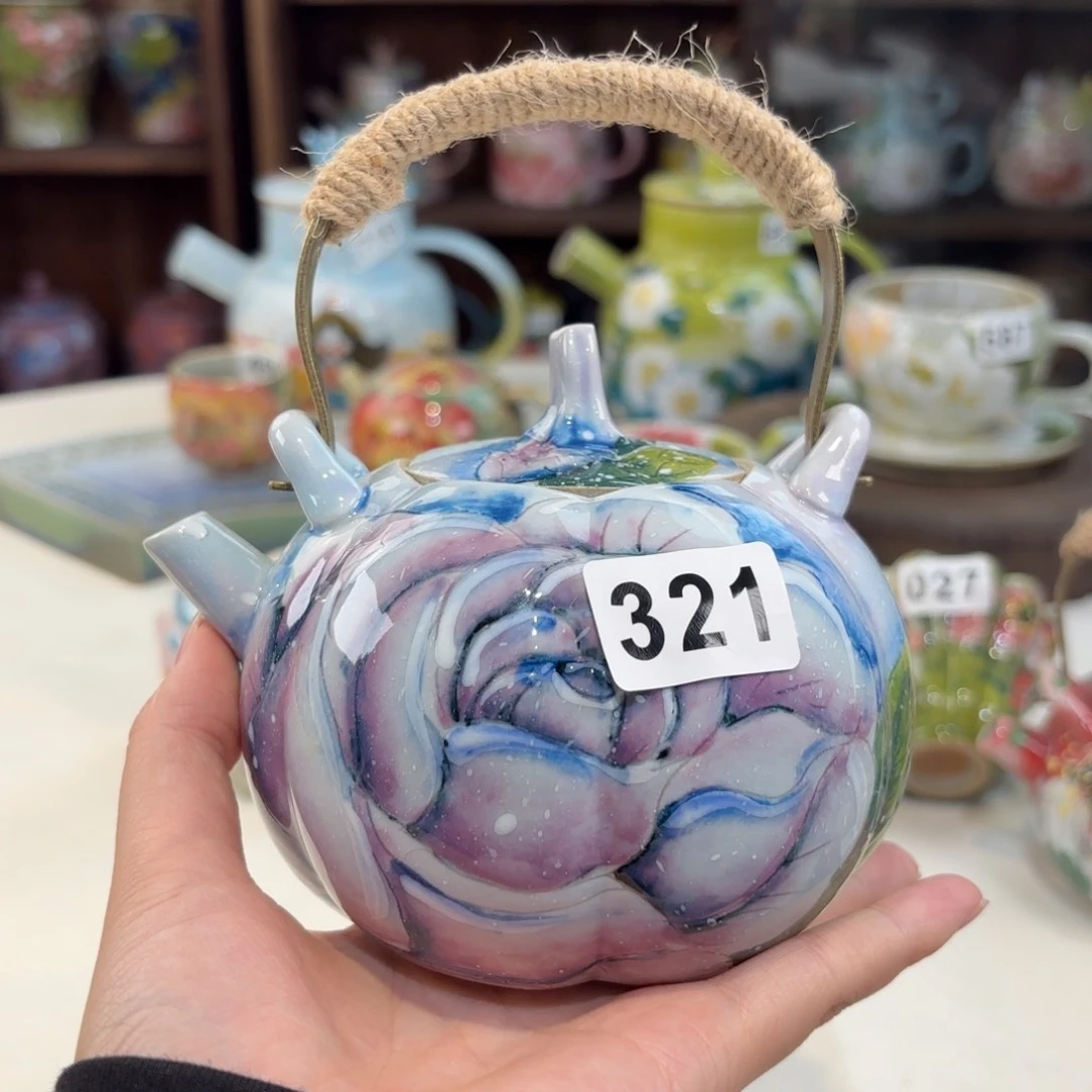 瓷片兔兔盖茨。兔兔好