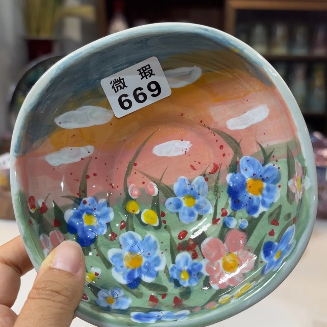 瓷片兔兔好可爱呀打起来打起来