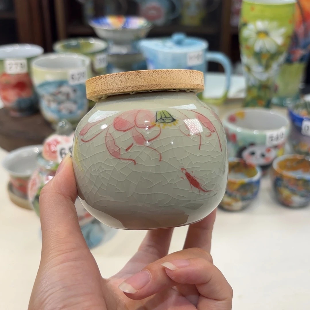 瓷片兔兔盖茨，兔兔的表情