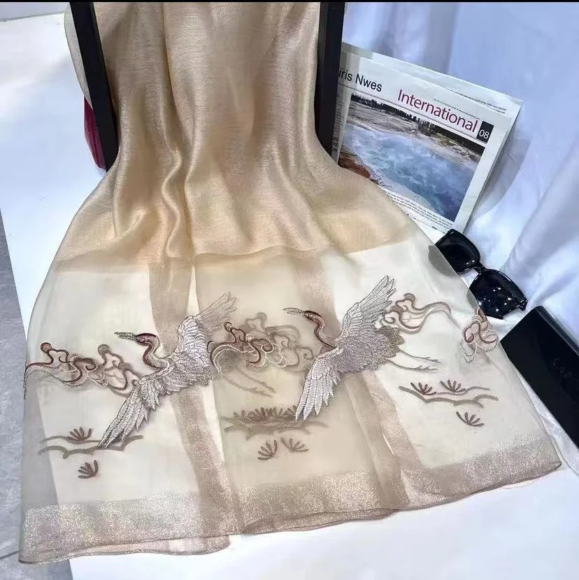 2024爆款 高端175*75*桑蚕丝绵羊毛围巾百搭【仙鹤】-杏色