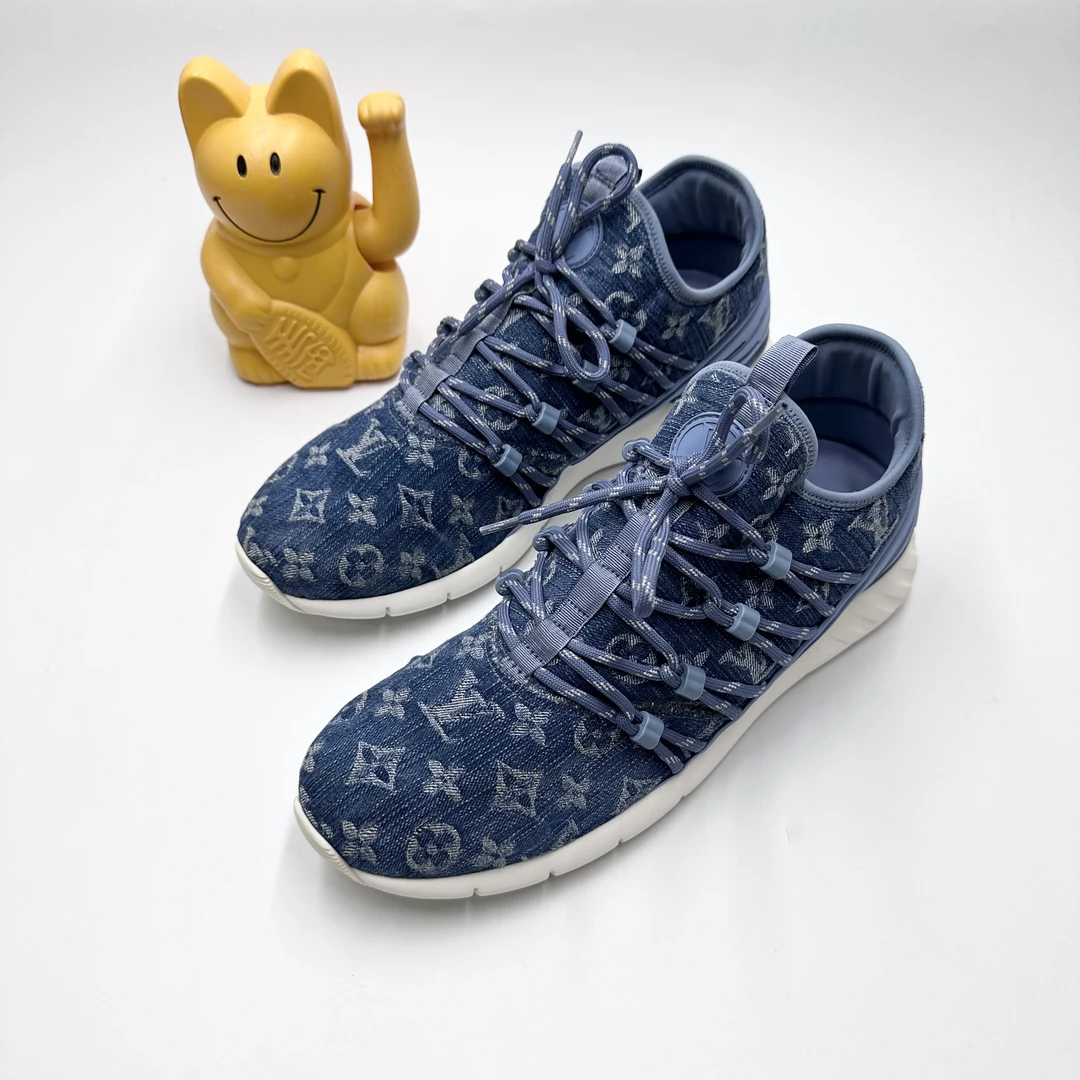 Lv/41码/蓝牛仔满印Logo运动鞋/98新