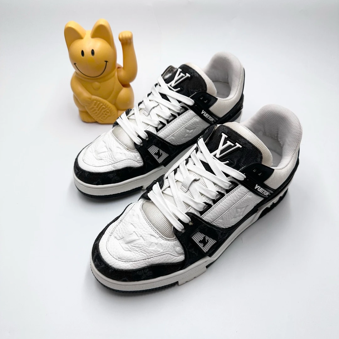 /Lv/40码/黑白牛仔满印Trainer板鞋/95新