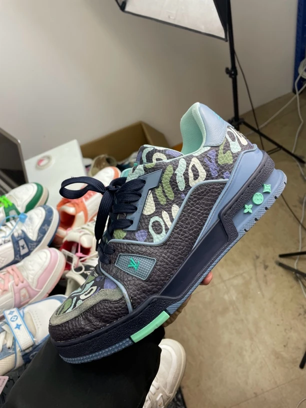 Lv/40.5码（偏大）/涂鸦Trainer板鞋/98新