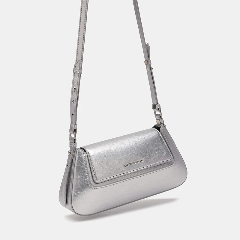 2024年夏季新款女士时尚潮流百搭单肩斜挎腋下法棍包包