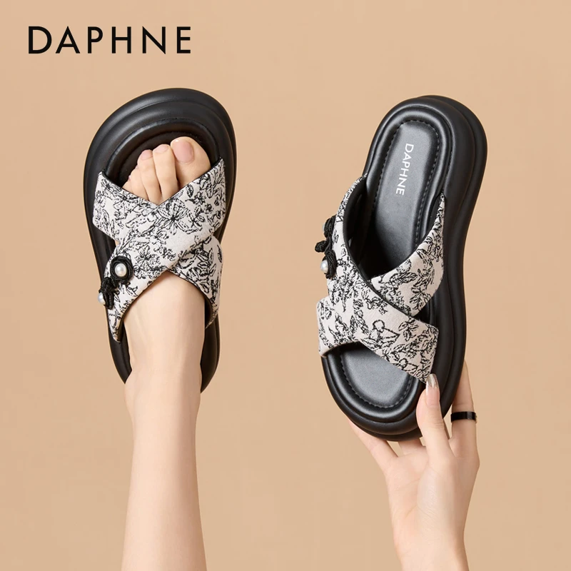达芙妮印花海岛度假风拖鞋2024软底外穿舒适百搭交叉带增高凉拖
