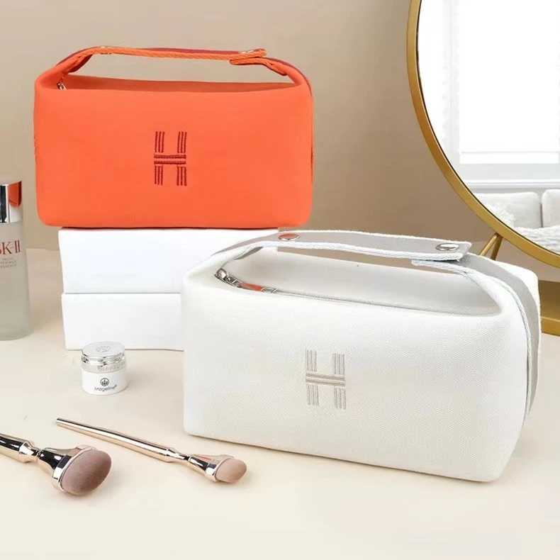 2024新款化妆包时尚便携式简化妆包ins风洗漱包女纯色便捷化妆袋