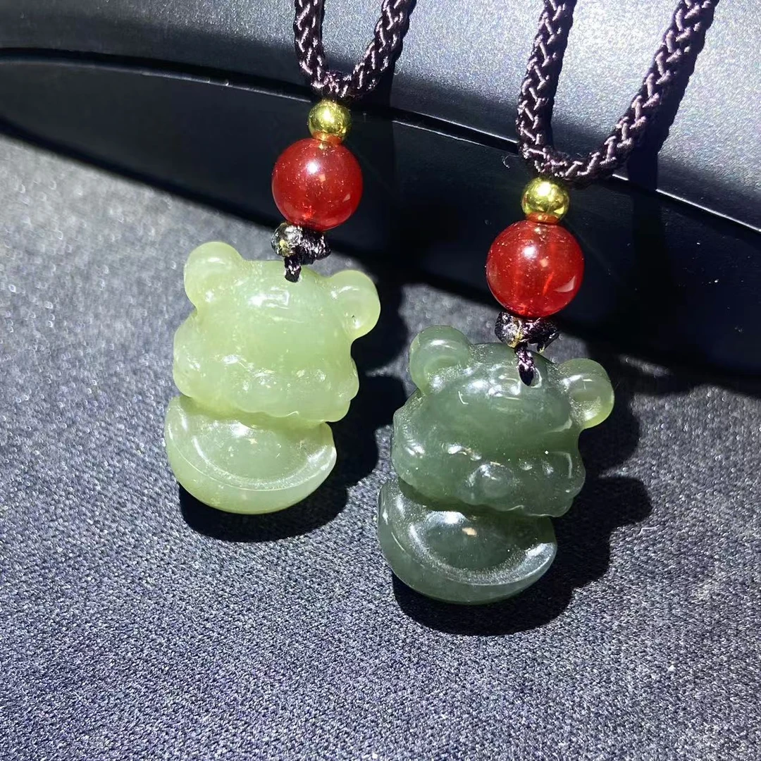 天然和田玉小熊吊坠0547671799