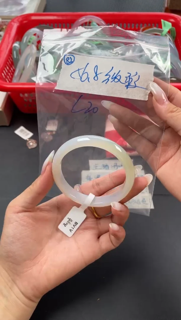 【闪购商品】玛瑙手镯未镶嵌82号