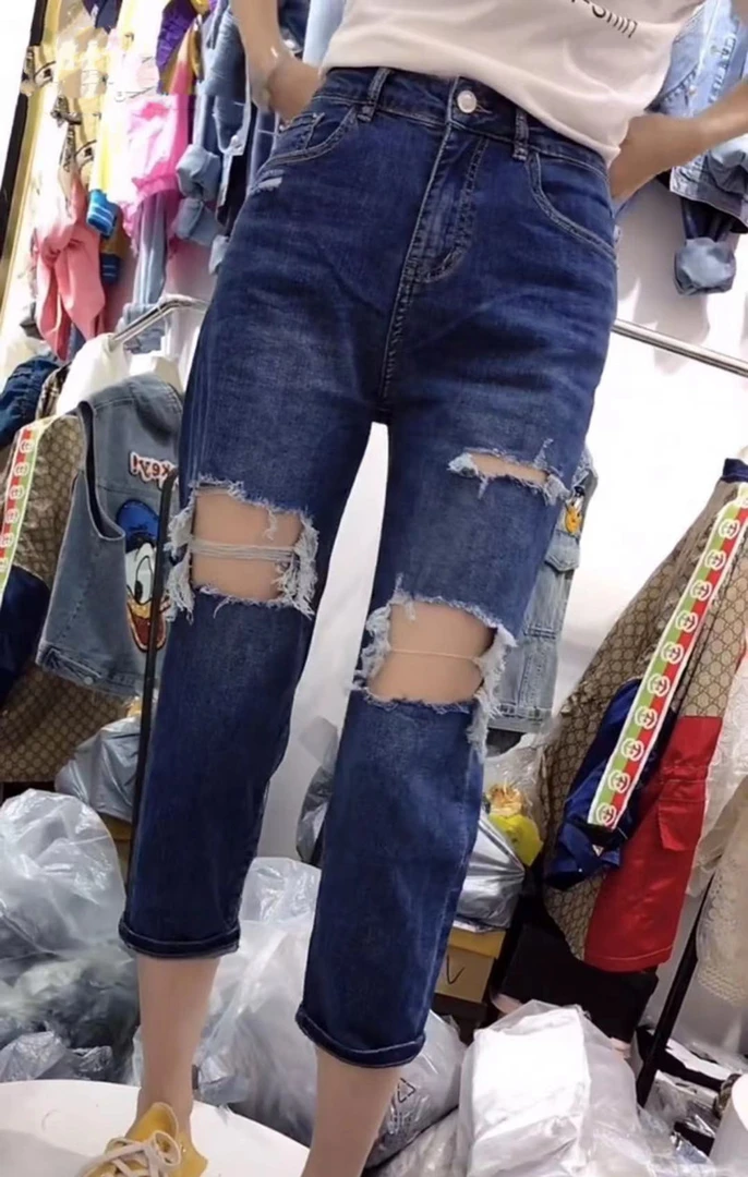 3293(微瑕，介意勿拍)时尚百搭破洞做旧风格八分水洗牛仔裤7235