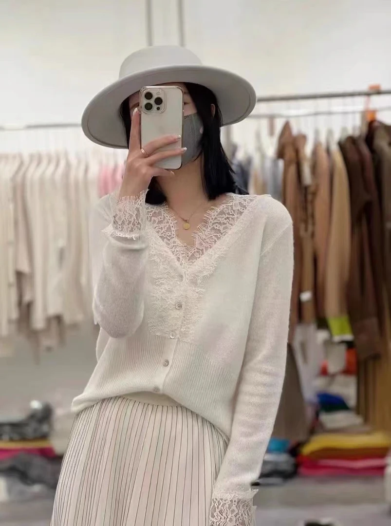 法氏蕾丝拼接设计V领上衣打底衫1-01