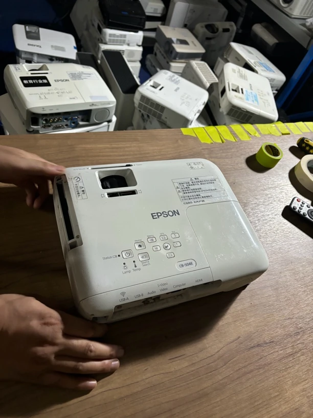 9新 Epson/爱普生 二手 爱普生 投影仪运费自理