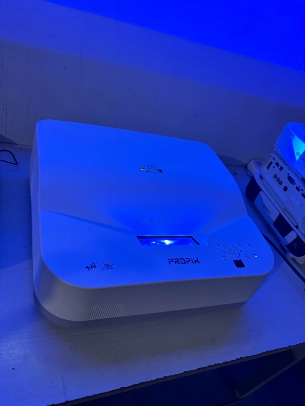 9新  二手 4200流明派克斯 激光投影仪 运费自理