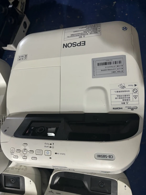 9新 Epson/爱普生 二手 爱普生585wi超短焦投影仪 运费自理