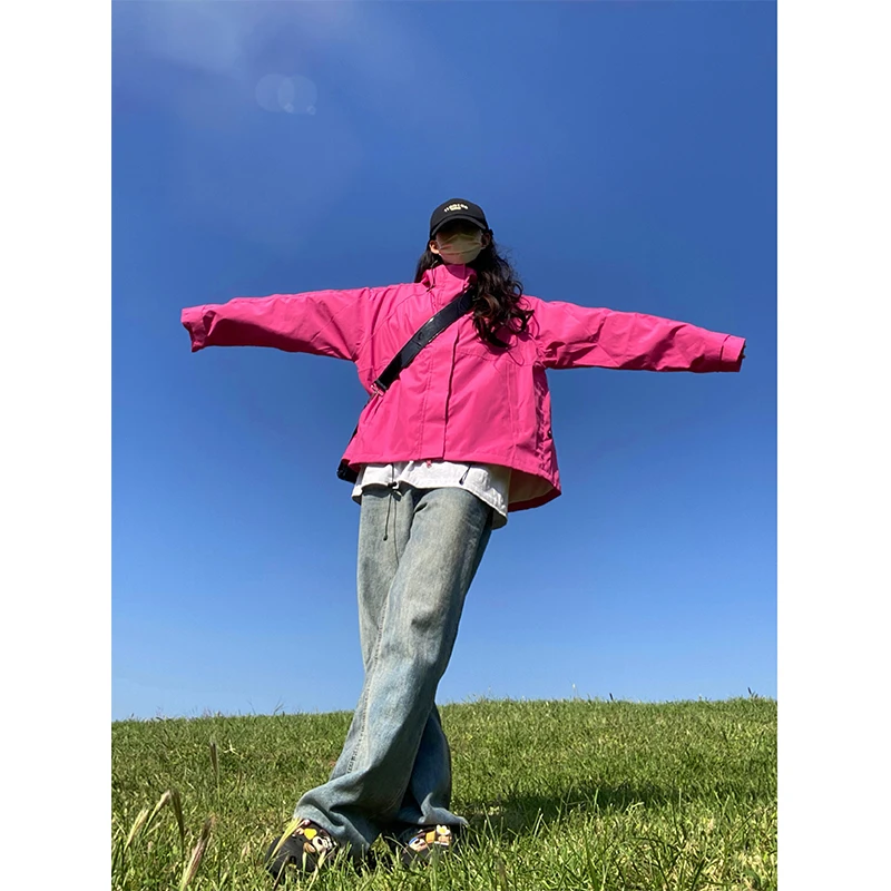 卡盛玫红色冲锋衣外套女春秋户外三合一可拆卸防风徒步登山服穿搭