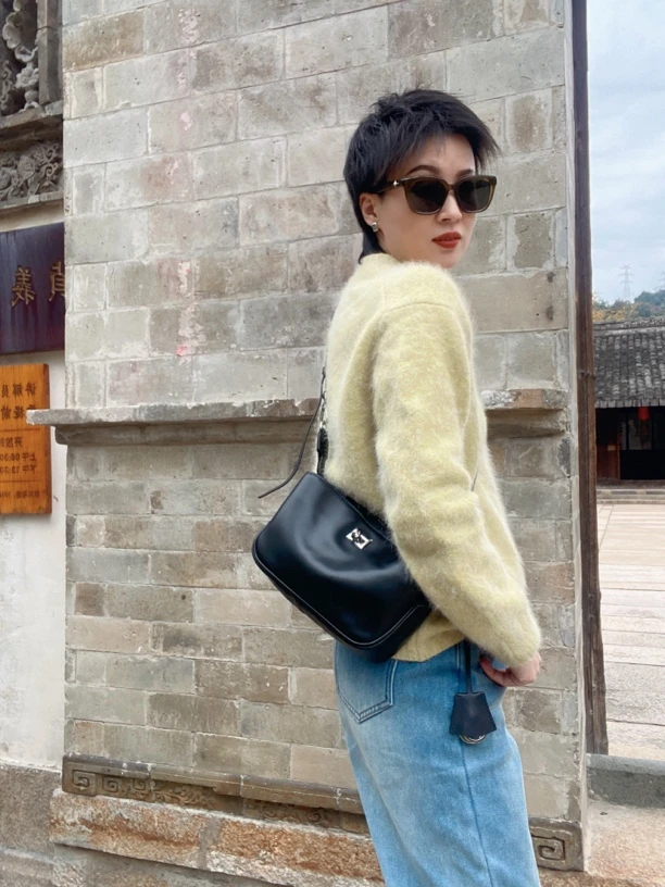 高质感头层牛皮腋下包时尚百搭单肩斜挎包