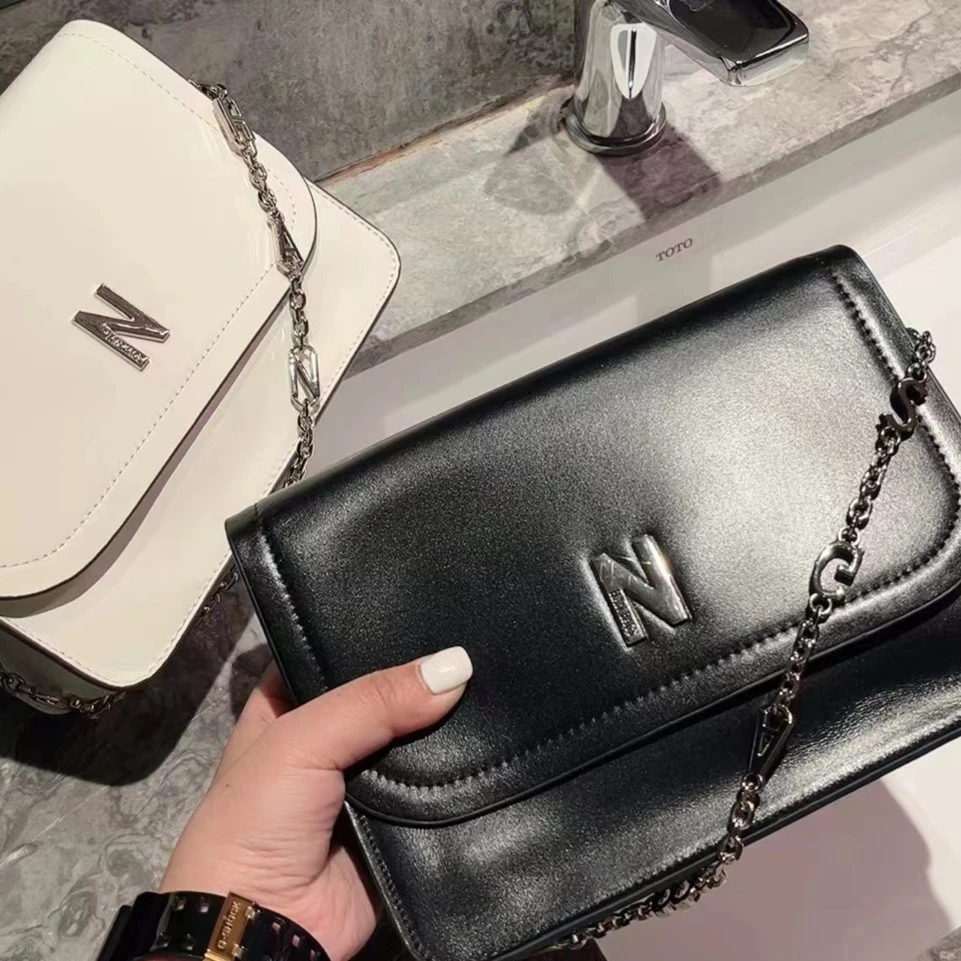 真皮新款头层牛皮简约时尚斜挎手腕包包