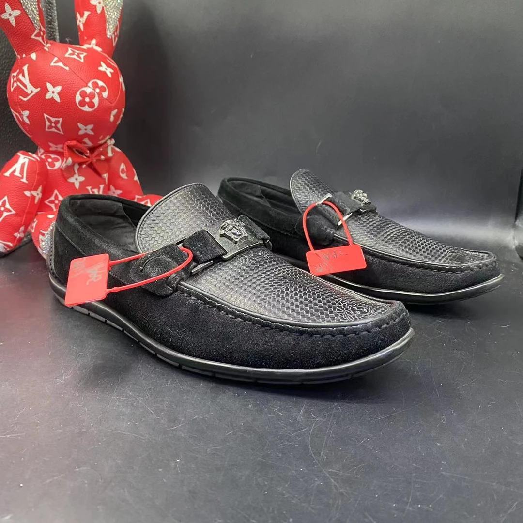 【AO福利】Versace/范思哲 39.5欧码 男士黑色银扣休闲豆豆鞋ao168