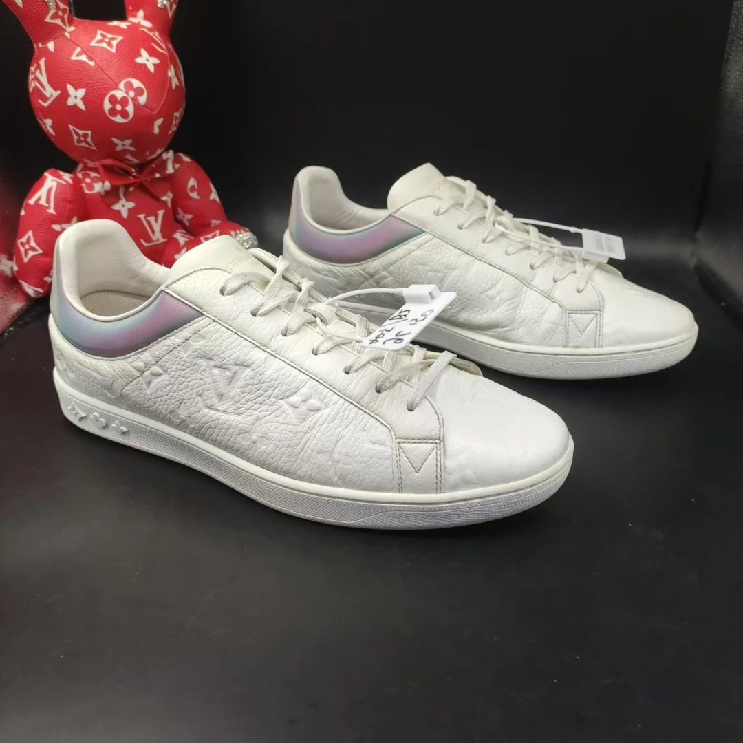 【AO折扣】 LV/路易威登 40.5欧码 男士白色印花镭射板鞋gl160