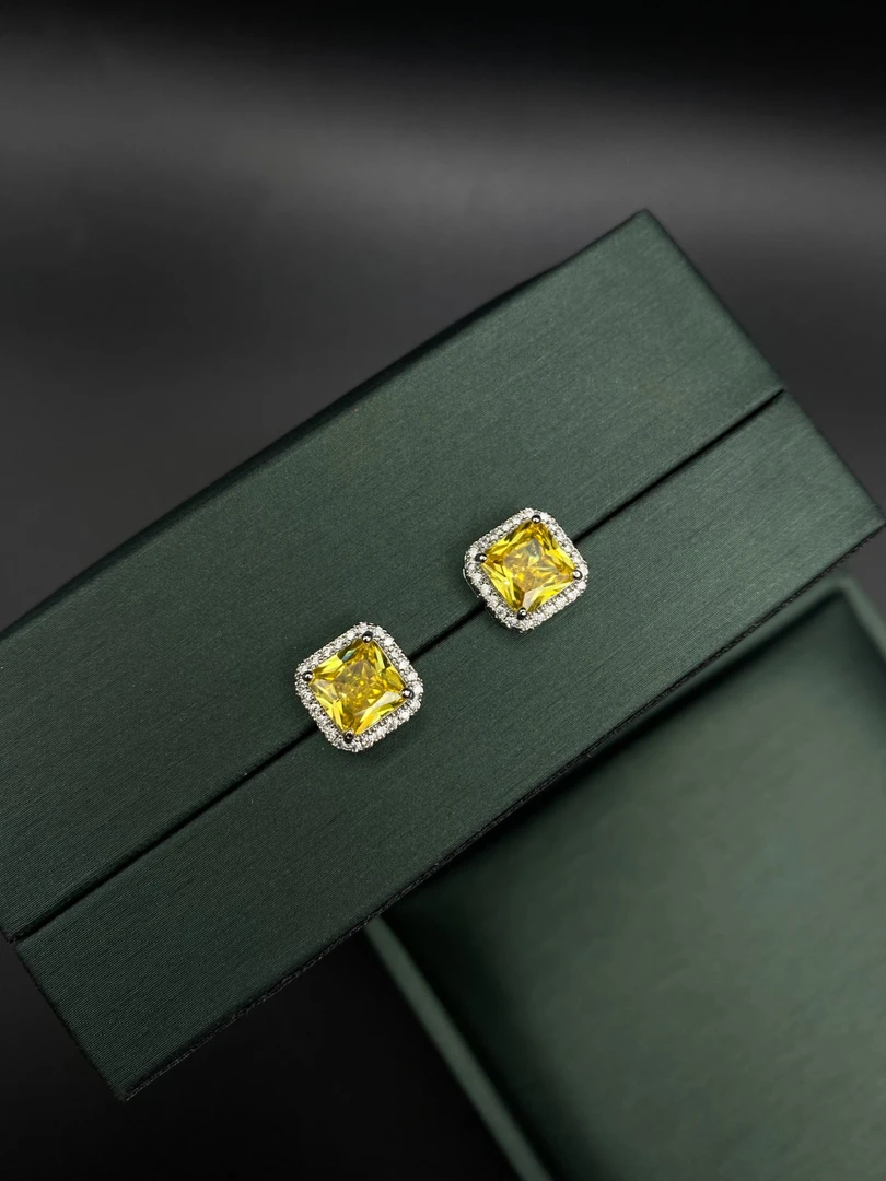 铜合金合成锆石耳饰 QX-9114 耳钉气质轻奢时尚百搭