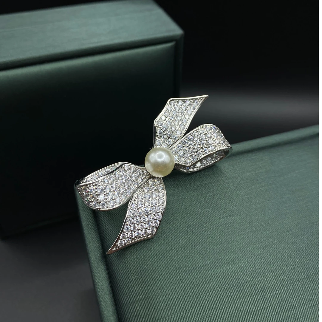 铜合金合成锆石胸针 ZR-2318 胸针蝴蝶结设计师款