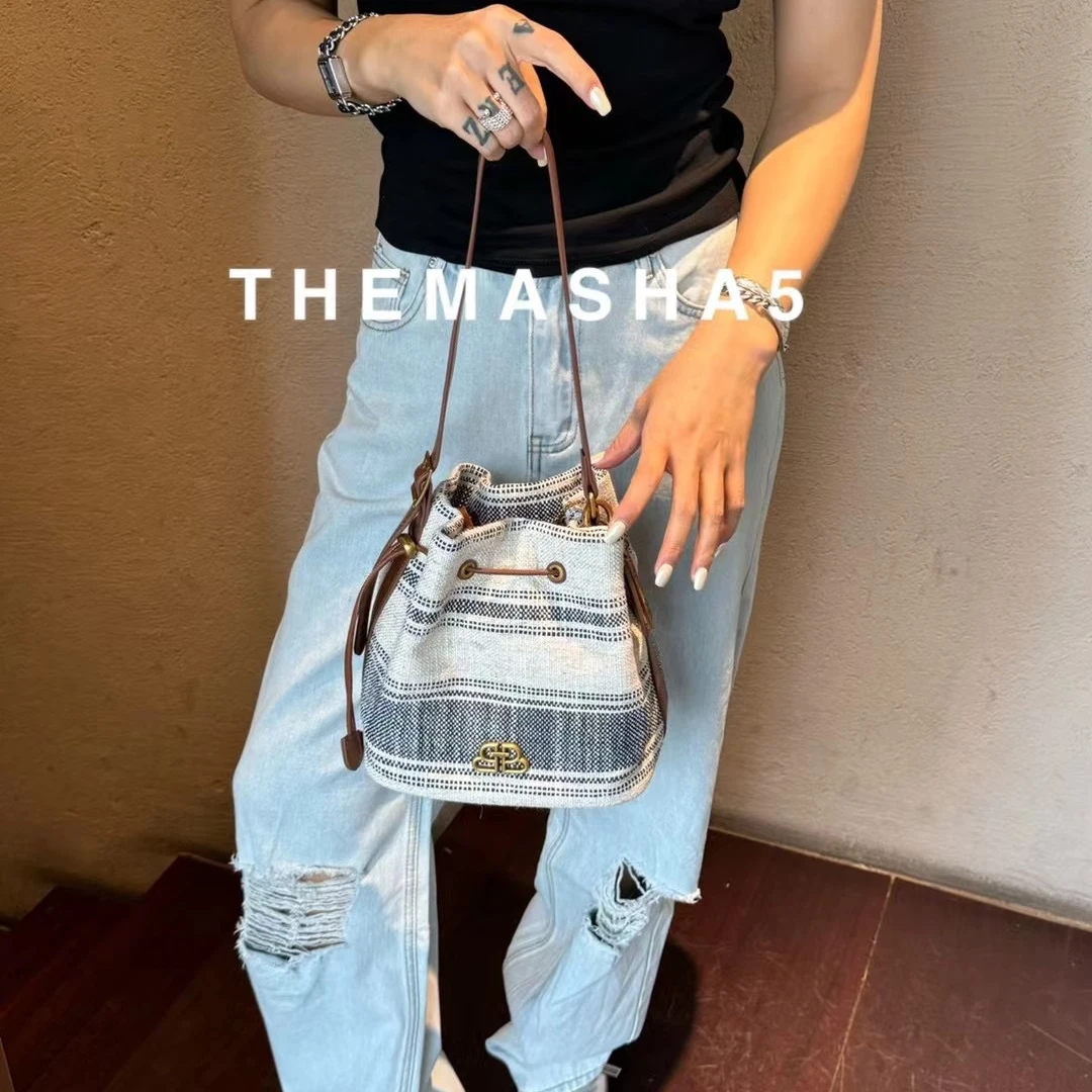 【MASHA 玛莎正版】2024新款日常通勤单肩腋下水桶包复古法式蓝布包