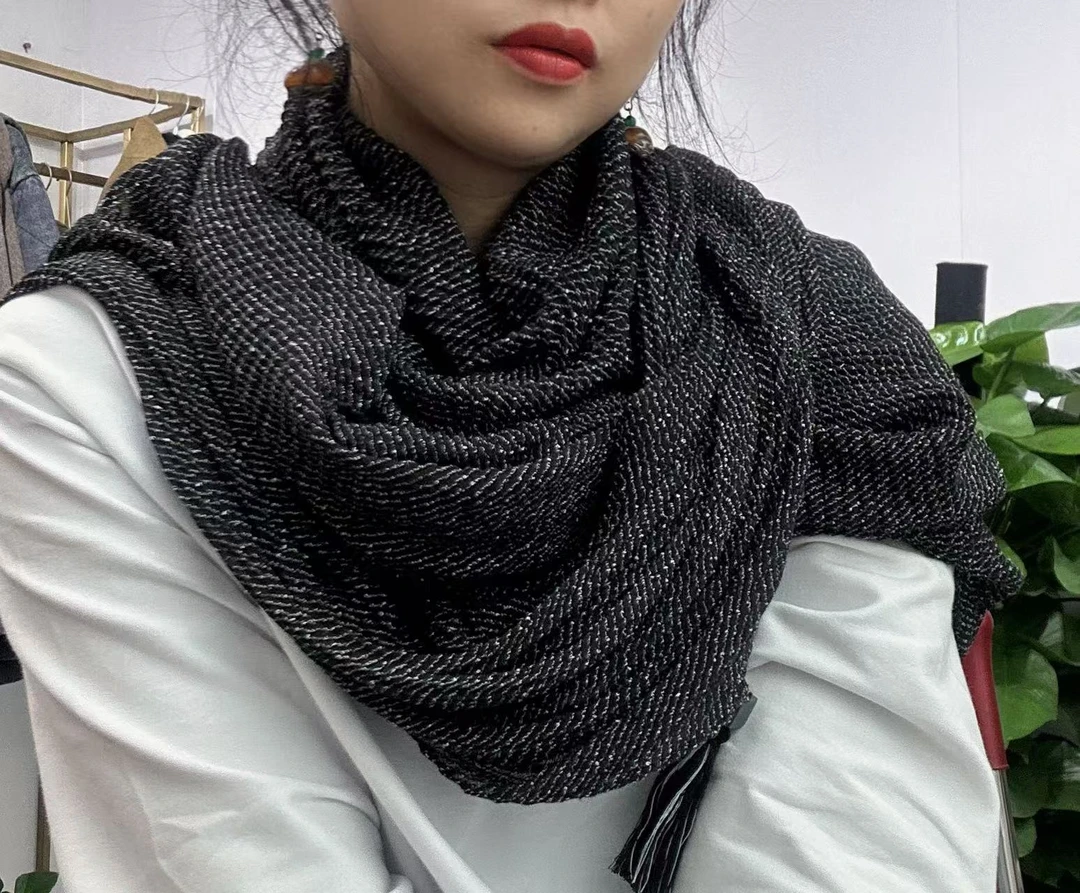 挂穗文艺复古压皱围巾8813