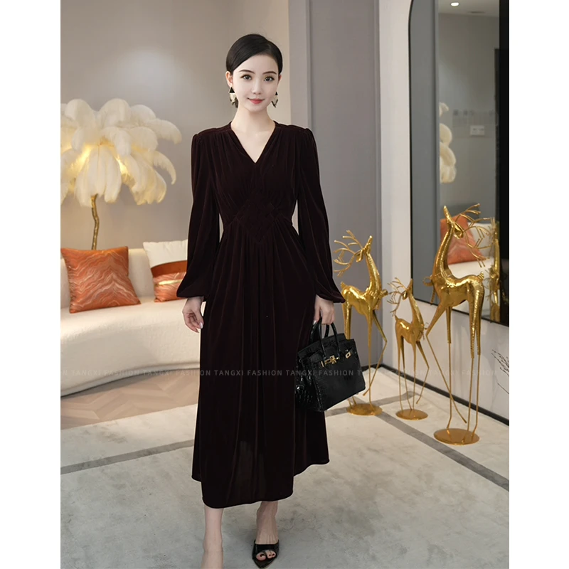 2025春秋季新款【5984】法式气质女装设计感酒红色编织丝绒连衣裙子