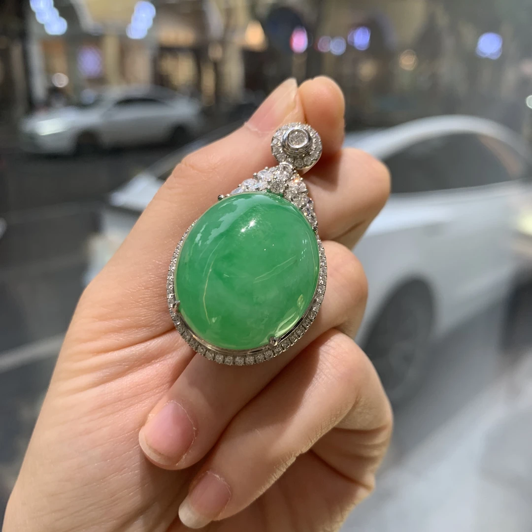 翡翠果阳绿蛋面可开盖吊坠（不含链）