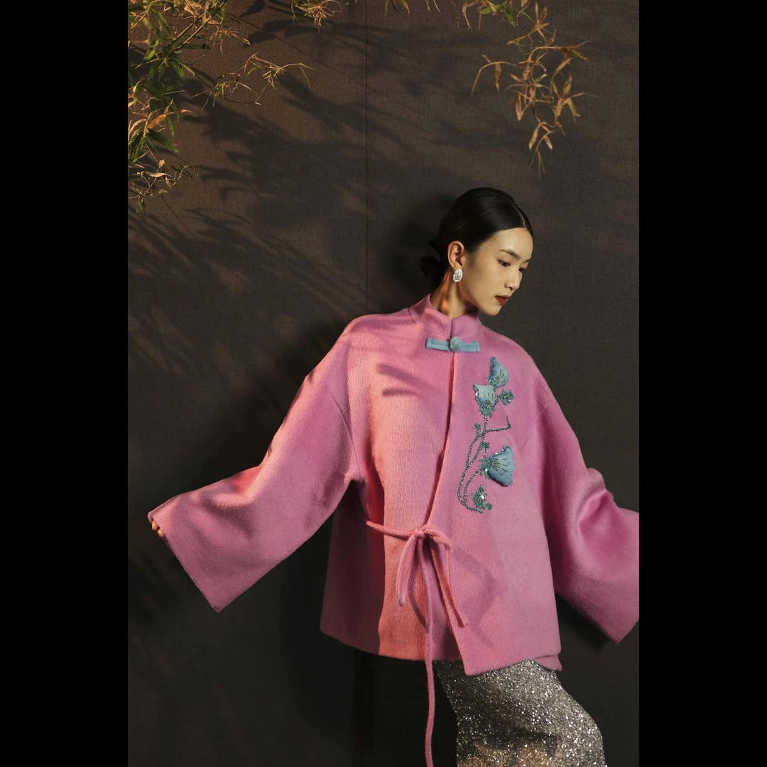 【澜·沐粉】XM秋冬轻奢羊毛百搭重工国潮立领中式钉珠女士短款上衣