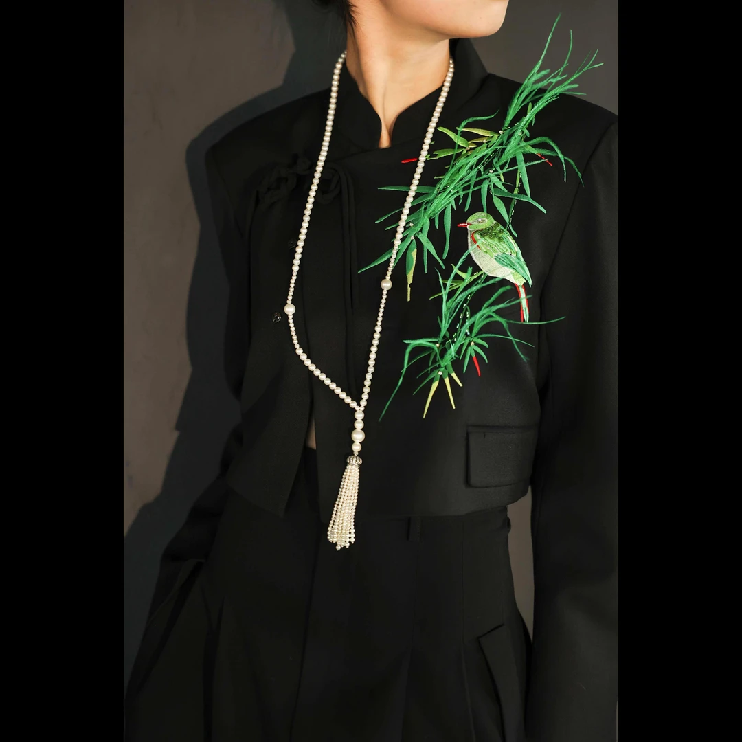 XM2024设计师款青瑞系列国风高定新中式重工刺绣钉珠黑色女士套装