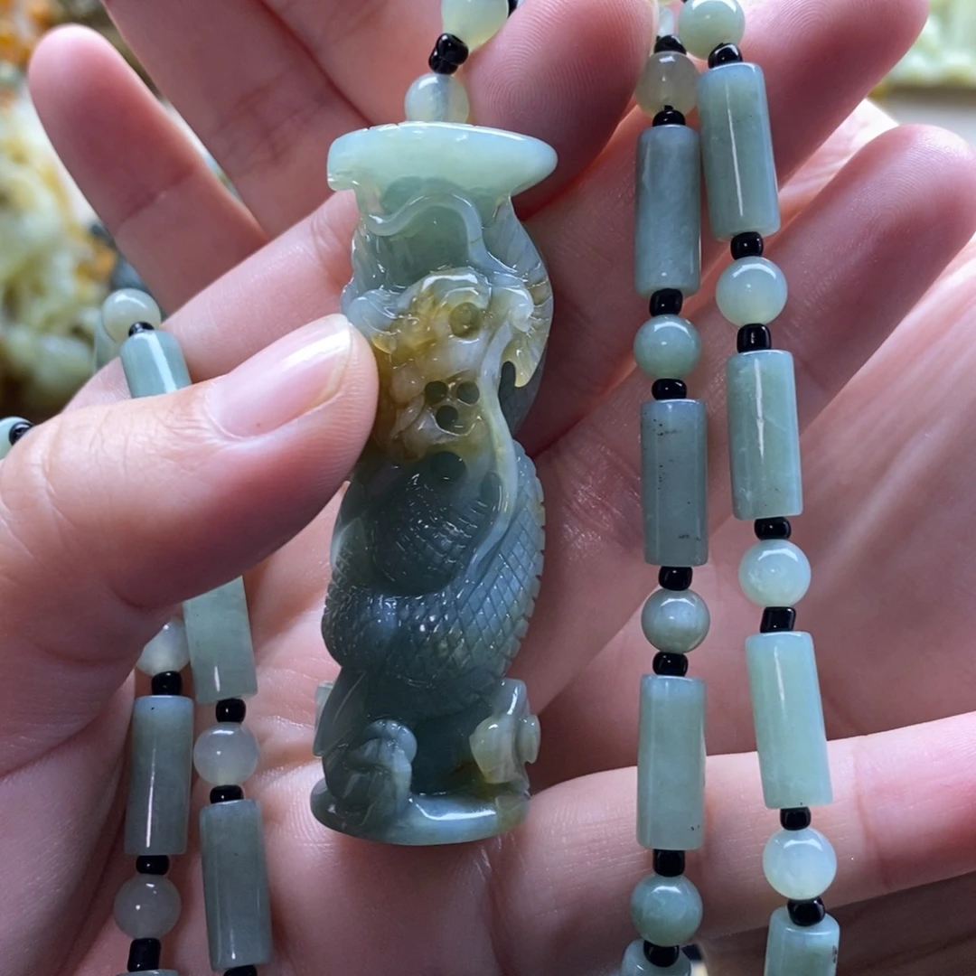 【闪购商品】岫玉颈饰未镶嵌龙柱