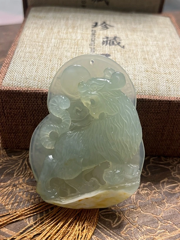 国石岫玉花玉～虎～虎聚财源