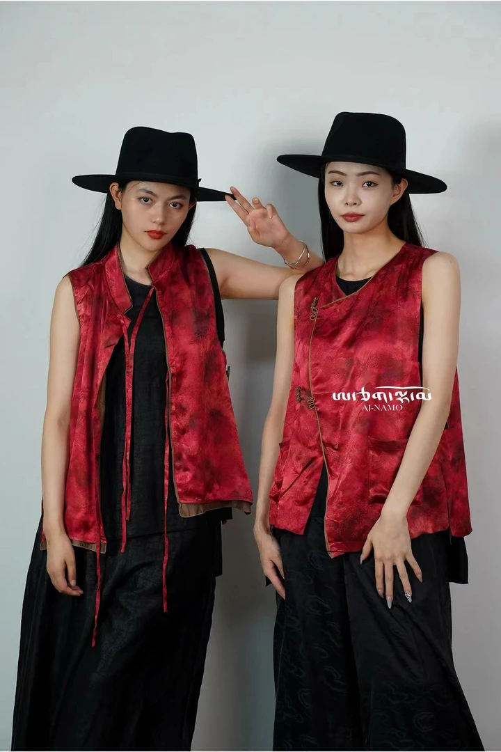 AJ-NAMO原创设计款胭脂色山水画印花马夹