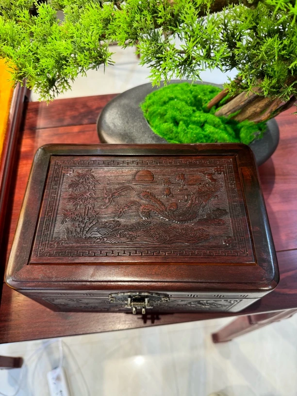 红酸枝景上添花首饰盒