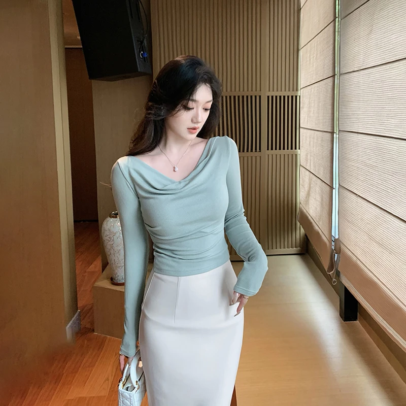 林关关 荡领长袖T恤女一字肩独特绝美超好看红色露肩上衣G53006