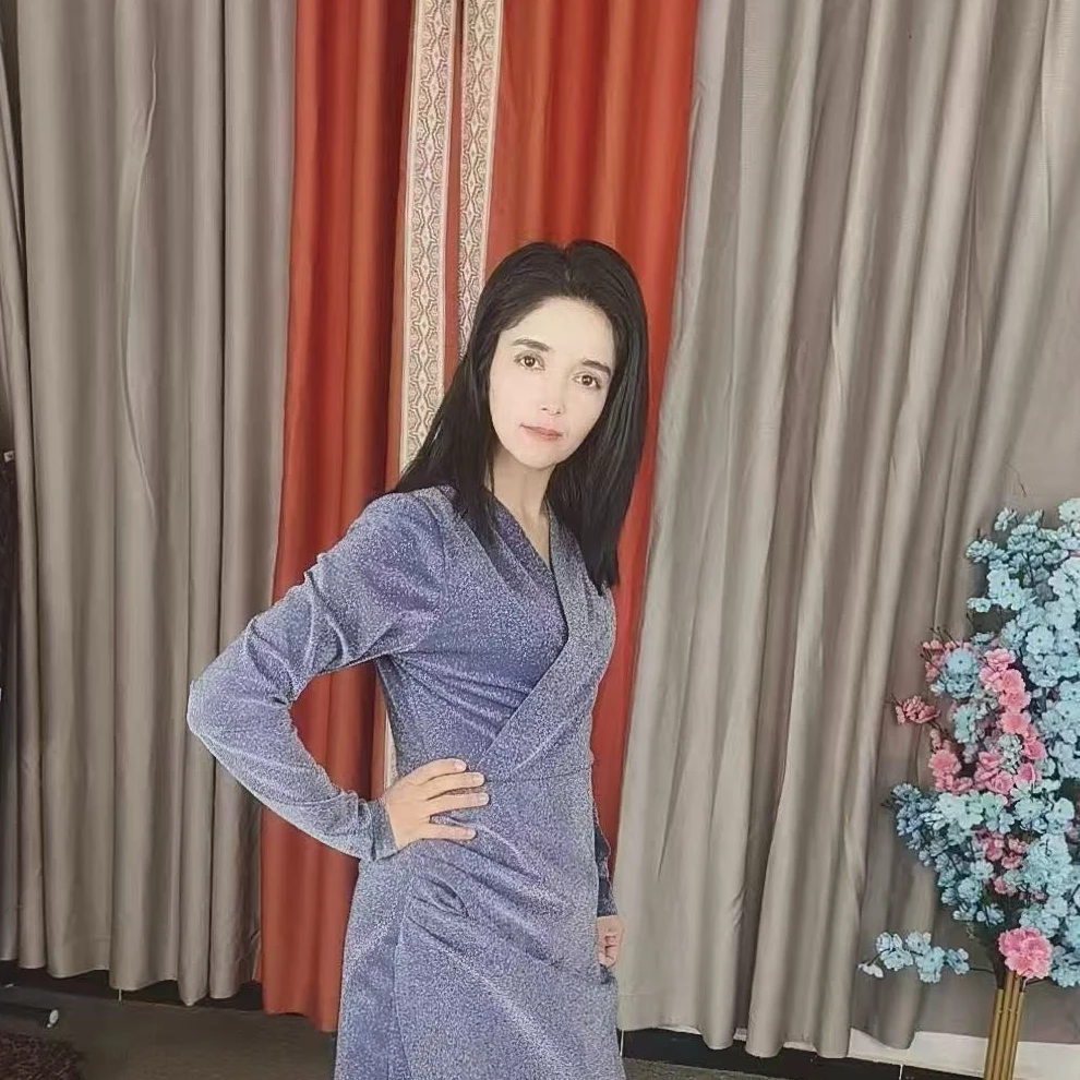 新疆包邮-黑色丝绒连衣裙女秋季女装气质礼服显瘦小黑裙修身礼服